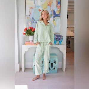 Brooks Avenue Scalloped Pajama Set Long Elephant Falls Extra Small